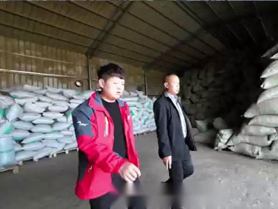 讓世界動(dòng)物吃上放心草 秸稈再利用